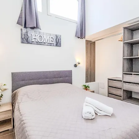 J6 174 L'esquinade By Interhome * Saint-Raphaël
