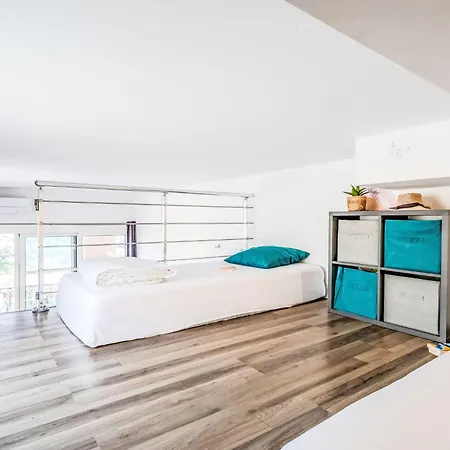 J6 174 L'esquinade By Interhome *
