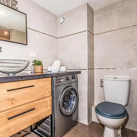 J6 174 L'esquinade By Interhome *